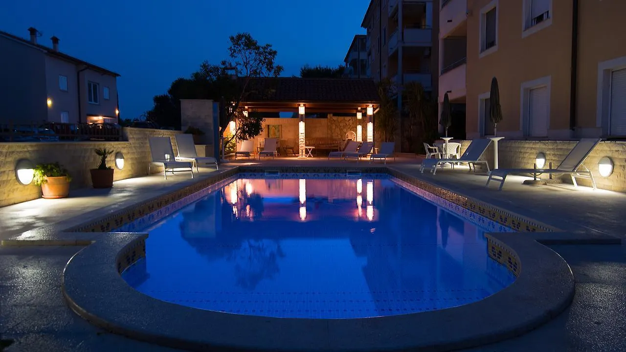 Apartments Flora Premantura